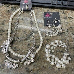 White pearl bead set
